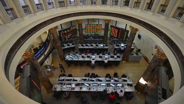 البورصة تخسر 15.9 مليار جنيه ومؤشرها يهبط بأكبر وتيرة يومية البورصة تخسر 15.9 مليار جنيه ومؤشرها يهبط بأكبر وتيرة يومية