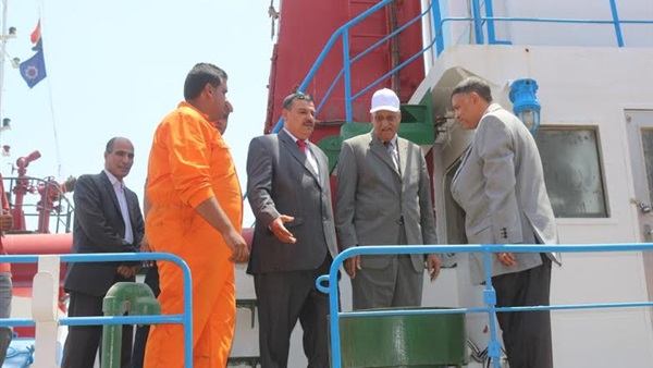بالصور.. متابعة وتشغيل المشروعات المتوقفة بالمنطقة الحرة بالسويس بالصور.. متابعة وتشغيل المشروعات المتوقفة بالمنطقة الحرة بالسويس
