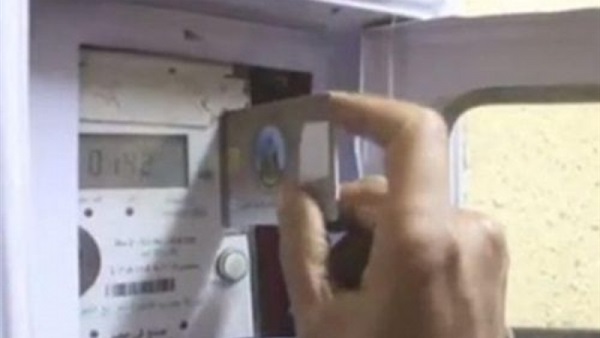 تركيب عدادات المياه والكهرباء بوحدات الإسكان الاجتماعى بأسوان وطيبة الجديدتين