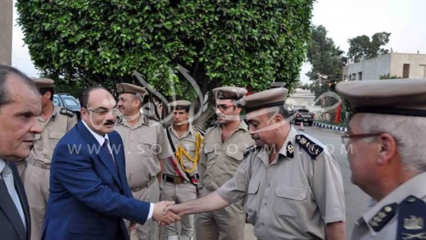 بالصور.. محافظ القليوبية ومدير الأمن يشاركان الضباط والجنود إفطار رمضان