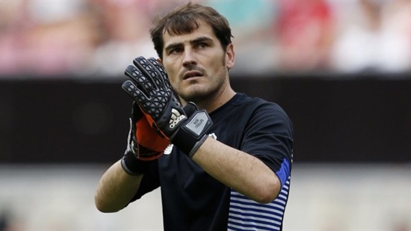 «كاسياس» يلمح إلى اعتزاله اللعب دوليًا