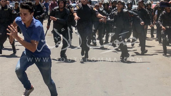 بالصورة..العشرات من قوات الأمن تطارد طالب ثانوية عامة بوسط البلد بالصورة..العشرات من قوات الأمن تطارد طالب ثانوية عامة بوسط البلد