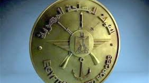 سيارات الجيش تذيع الأغاني الوطنية لحث المواطنين علي التصويت سيارات الجيش تذيع الأغاني الوطنية لحث المواطنين علي التصويت
