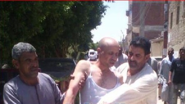 النواب يقود مصالحة بين أبطال فيديو «زفة قميص النوم» بالفيوم النواب يقود مصالحة بين أبطال فيديو «زفة قميص النوم» بالفيوم