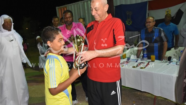 بالفيديو والصور.. محافظ أسوان يشهد الحفل الختامي للدورة الرمضانية بالفيديو والصور.. محافظ أسوان يشهد الحفل الختامي للدورة الرمضانية