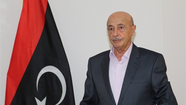 رئيس البرلمان الليبي يلتقي مسؤولي لجنة الأزمة بالحكومة المؤقتة