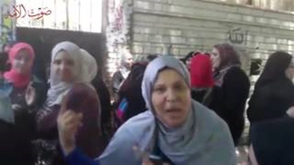 بالفيديو.. فرحة و «زغاريد» أمام لجان الهرم بعد سهولة الجبر بالفيديو.. فرحة و «زغاريد» أمام لجان الهرم بعد سهولة الجبر