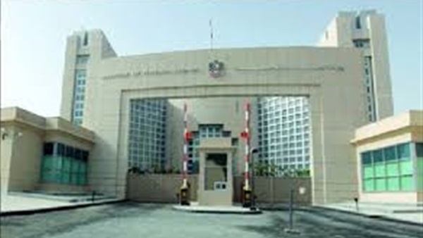 الإمارات تحذر مواطنيها من ارتداء الزي الرسمي في الخارج الإمارات تحذر مواطنيها من ارتداء الزي الرسمي في الخارج