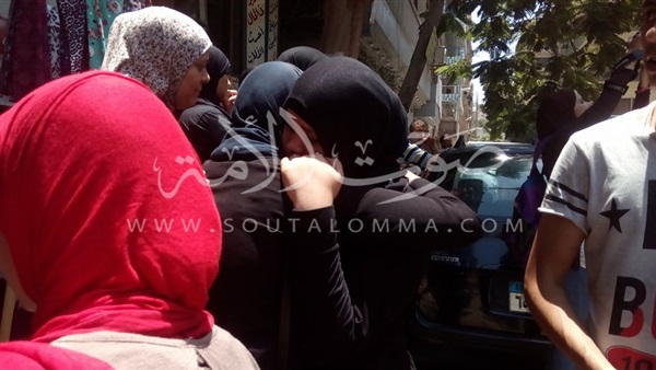 بالصور.. «بكاء» طالبات الأدبي بمدرسة المنيرة بسبب صعوبة «التاريخ» بالصور.. «بكاء» طالبات الأدبي بمدرسة المنيرة بسبب صعوبة «التاريخ»