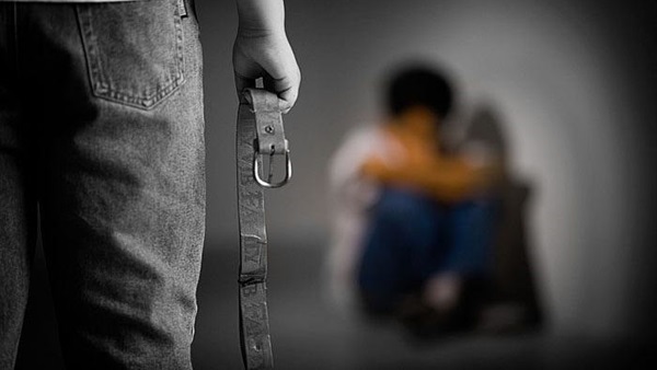 فرنسا تتحرك نحو فرض حظر كامل على ضرب الأطفال