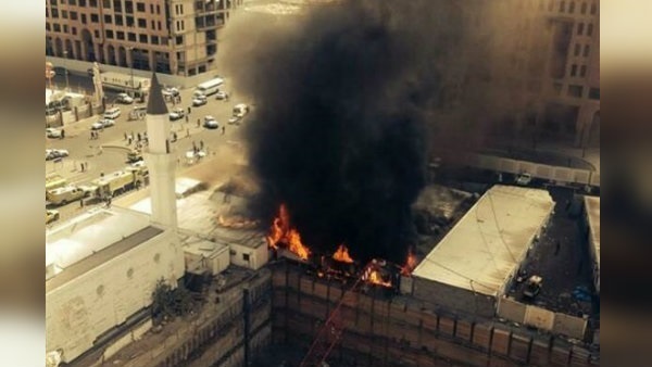 بالفيديو.. رد فعل المصلين لحظة وقوع انفجار بالمسجد النبوي بالفيديو.. رد فعل المصلين لحظة وقوع انفجار بالمسجد النبوي