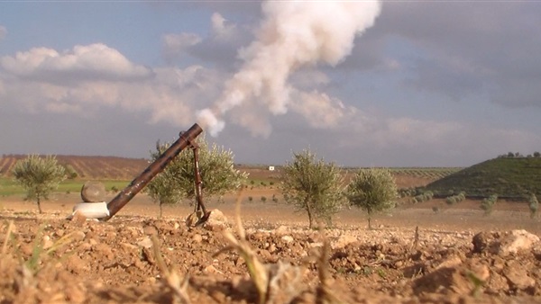 مقتل وإصابة 14 عراقيا بقذائف "هاون" سقطت بمخيم للنازحين جنوبي بغداد