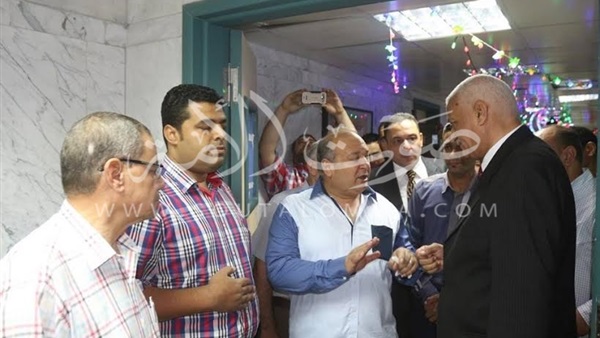 بالصور.. محافظ السويس يتفقد مستشفي التأمين الصحي بالصور.. محافظ السويس يتفقد مستشفي التأمين الصحي