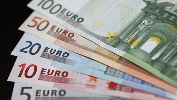 أسعار العملات أمام الجنيه اليوم الأربعاء 6-7-2016.. واليورو يسجل 9.89 أسعار العملات أمام الجنيه اليوم الأربعاء 6-7-2016.. واليورو يسجل 9.89