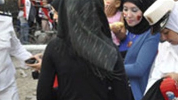 انتشار عناصر الشرطة النسائية أعلى كوبري قصر النيل 