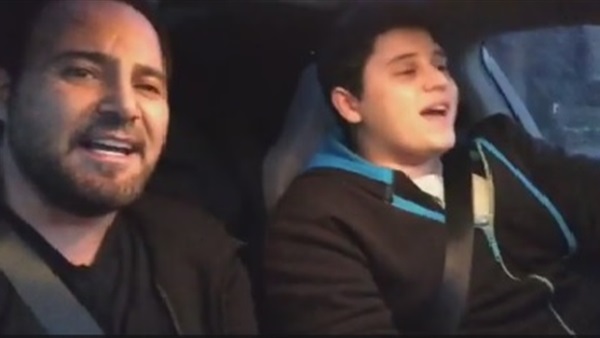 بالفيديو.. شاهد وصلة غناء لعاصى الحلانى وأبنه الوليد بالفيديو.. شاهد وصلة غناء لعاصى الحلانى وأبنه الوليد