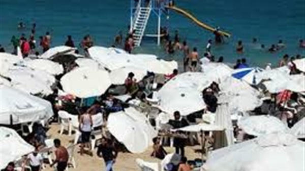توافد المصطافين على الشواطئ والمتنزهات العامة في العيد بالإسكندرية توافد المصطافين على الشواطئ والمتنزهات العامة في العيد بالإسكندرية