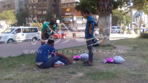 بالصور.. الأطفال يحتفلون بثانى أيام عيد الفطر بـ«البلالين» بجامعة الدول