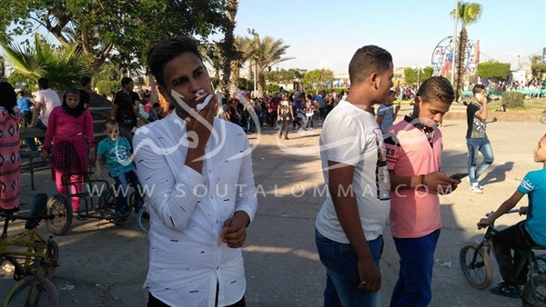بالصور.. الدراجات اللعبة الأكثر تداولًا للأطفال فى حديقة الفسطاط
