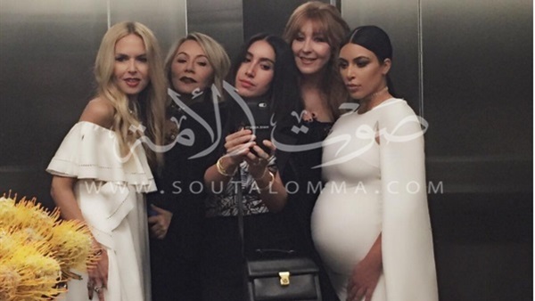 كيم كاردشيان تداعب جمهورها بـ «سيلفى الحمام» 