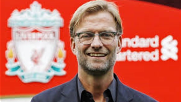    ليفربول يجدد عقد مدبه كلوب لمدة 6 مواسم