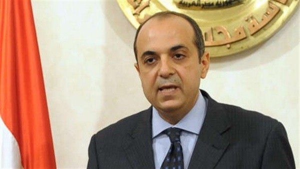 أول تعليق لـ«الوزراء» علي اعتداء شرطي علي سيدة أمام أبواب المجلس أول تعليق لـ«الوزراء» علي اعتداء شرطي علي سيدة أمام أبواب المجلس