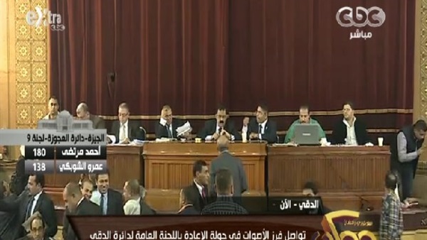 أحمد مرتضي يتفوق علي «الشوبكي» في لجنة «9» بالعجوزة أحمد مرتضي يتفوق علي «الشوبكي» في لجنة «9» بالعجوزة