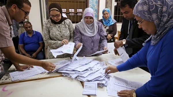 المؤشرات الأولية تفيد بفوز مرشح «الأحرار» بدائرة بندر الأقصر المؤشرات الأولية تفيد بفوز مرشح «الأحرار» بدائرة بندر الأقصر