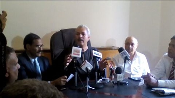 بالصور.. «حسين عبد الرحمن» يطالب بانشاء مدن جديدة للفلاحين 