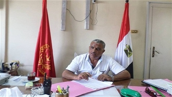 رئيس حي «الضواحي» ببورسعيد يطالب أهالي القابوطي بالتعاون لتطويرها رئيس حي «الضواحي» ببورسعيد يطالب أهالي القابوطي بالتعاون لتطويرها