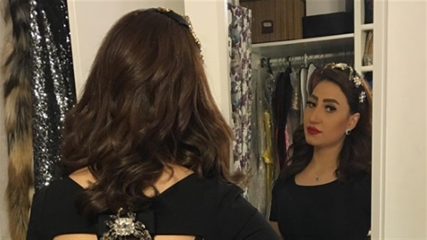 بالصور.. بوسى تشعل مواقع التواصل الاجتماعى بالاسود