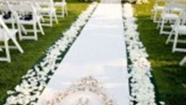 بالصور..اللون الأبيض لأفضل لديكورات زفاف هذا العام 