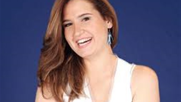 بالفيديو.. هنا شيحة تتحول الى نحلة مع ابناها بالفيديو.. هنا شيحة تتحول الى نحلة مع ابناها