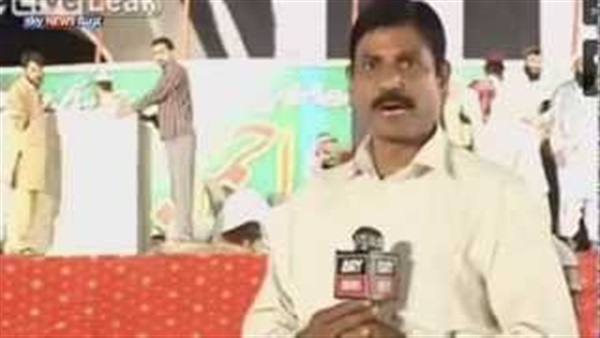 بالفيديو..لحظة صفع مراسل لطفلة على الهواء  بالفيديو..لحظة صفع مراسل لطفلة على الهواء