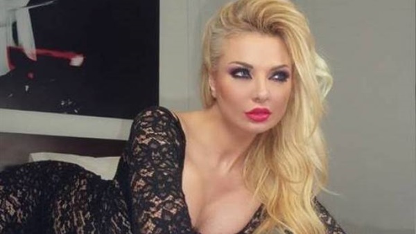 بالصور.. ميريام كلينك عروس بالملابس الداخلية بالصور.. ميريام كلينك عروس بالملابس الداخلية