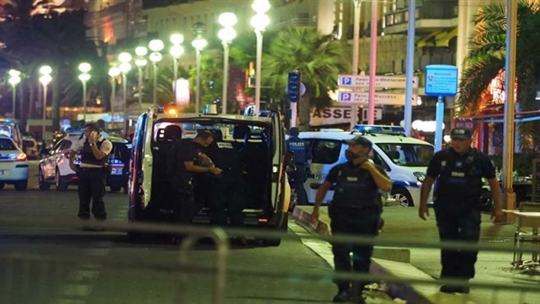 "الوفد" يدين حادث مدينة نيس الإرهابى بفرنسا.. ويؤكد: الإنسانية مستهدفه 