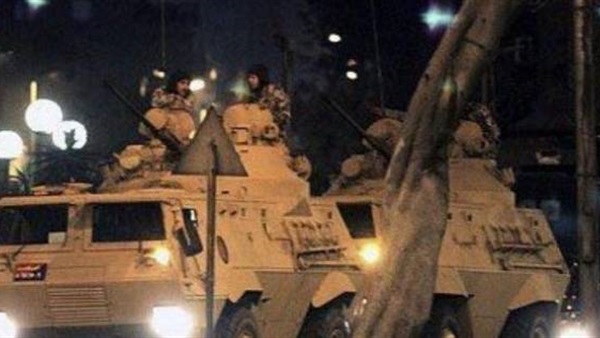 جنود يطلقون النار على حشد في اسطنبول وسقوط جرحى جنود يطلقون النار على حشد في اسطنبول وسقوط جرحى