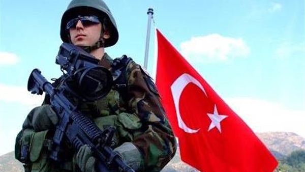 اليونان تدرس طلب لجوء العسكريين الأتراك إليها