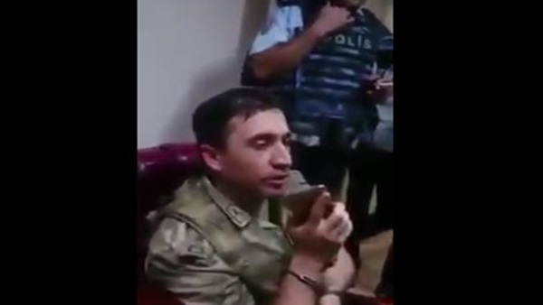 بالفيديو.. العثور على مراسلات «واتس آب» بين جنود الانقلاب بتركيا