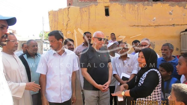 بالصور.. محافظ أسوان يتابع حملة «حلوة يا بلدي» بمدينة دراو بالصور.. محافظ أسوان يتابع حملة «حلوة يا بلدي» بمدينة دراو