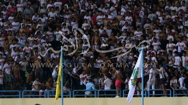 جماهير الزمالك تشن هجوما عنيفا على رئيس النادي جماهير الزمالك تشن هجوما عنيفا على رئيس النادي