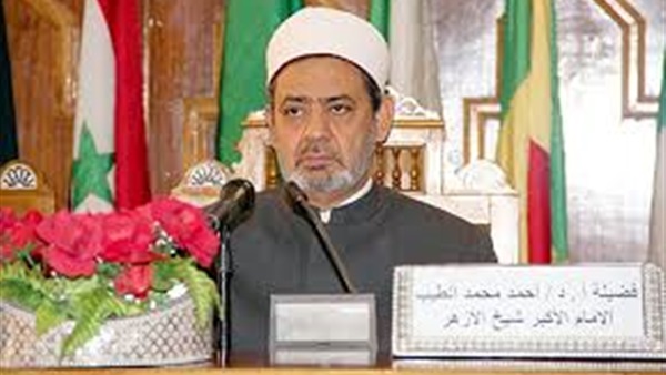 «الطيب» يحذر أهالي «طهنا الجبل» بالمنيا من الفتنة الطائفية «الطيب» يحذر أهالي «طهنا الجبل» بالمنيا من الفتنة الطائفية
