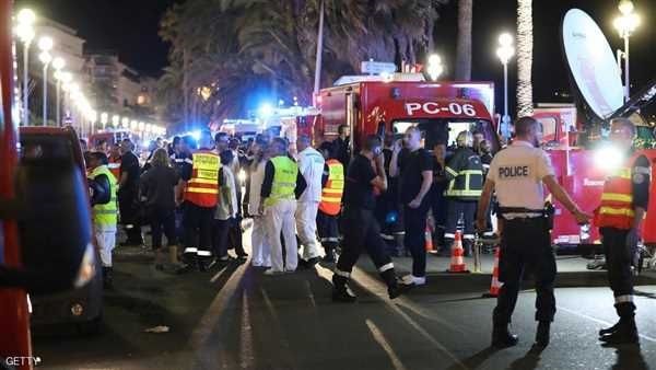 فرنسا تقف دقيقة حدادا على ضحايا هجوم نيس الإرهابي
