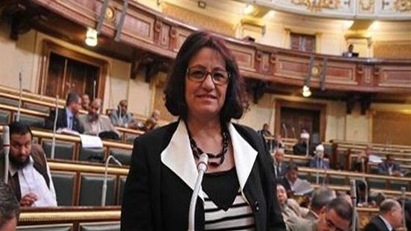 "عبدالعال" لنائبة منفعلة: "اهدي يا نادية" "عبدالعال" لنائبة منفعلة: "اهدي يا نادية"