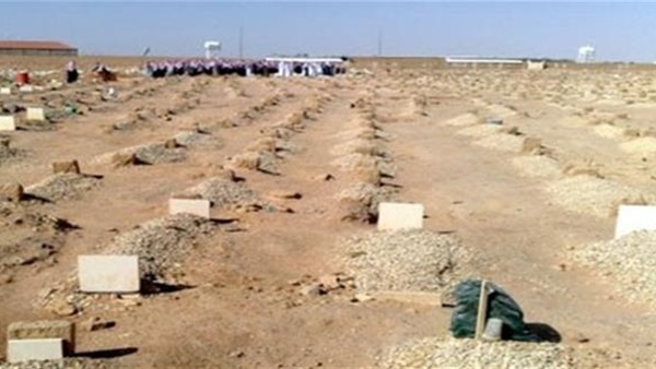 سعودي يسقط ميتا في قبر والدته لحظة دفنها بعد تعرضه لجلطة سعودي يسقط ميتا في قبر والدته لحظة دفنها بعد تعرضه لجلطة