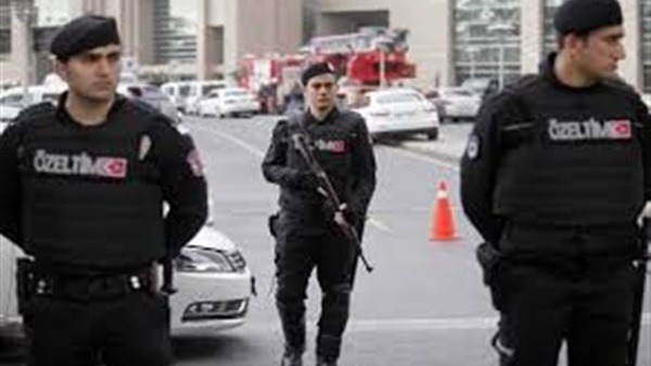 قوات الأمن التركي تقتل عسكريا أطلق النار قرب قصر العدل بأنقرة