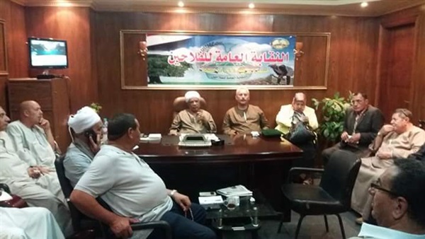 بالصور.. اجتماع «الفلاحين» لمناقشة تشكيل مجلس إدارة جديدة للنقابة بالصور.. اجتماع «الفلاحين» لمناقشة تشكيل مجلس إدارة جديدة للنقابة