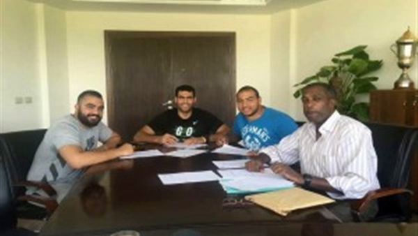 «الأهلي» يجدد عقود ثلاثي ألعاب القوى «الأهلي» يجدد عقود ثلاثي ألعاب القوى