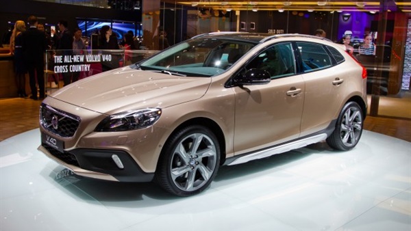 جمارك سيارات «فولفو V40» موديل 2014 الوارد من الخليج جمارك سيارات «فولفو V40» موديل 2014 الوارد من الخليج
