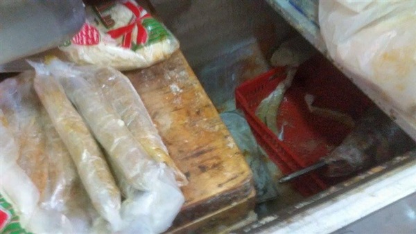 ضبط مواد غذائية متعفنة بمطعم سوري في الإسماعيلية